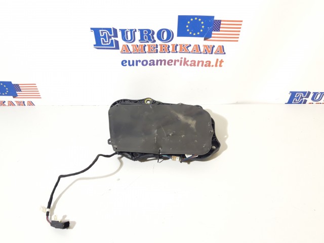 Front Exterior door handle (Left side)